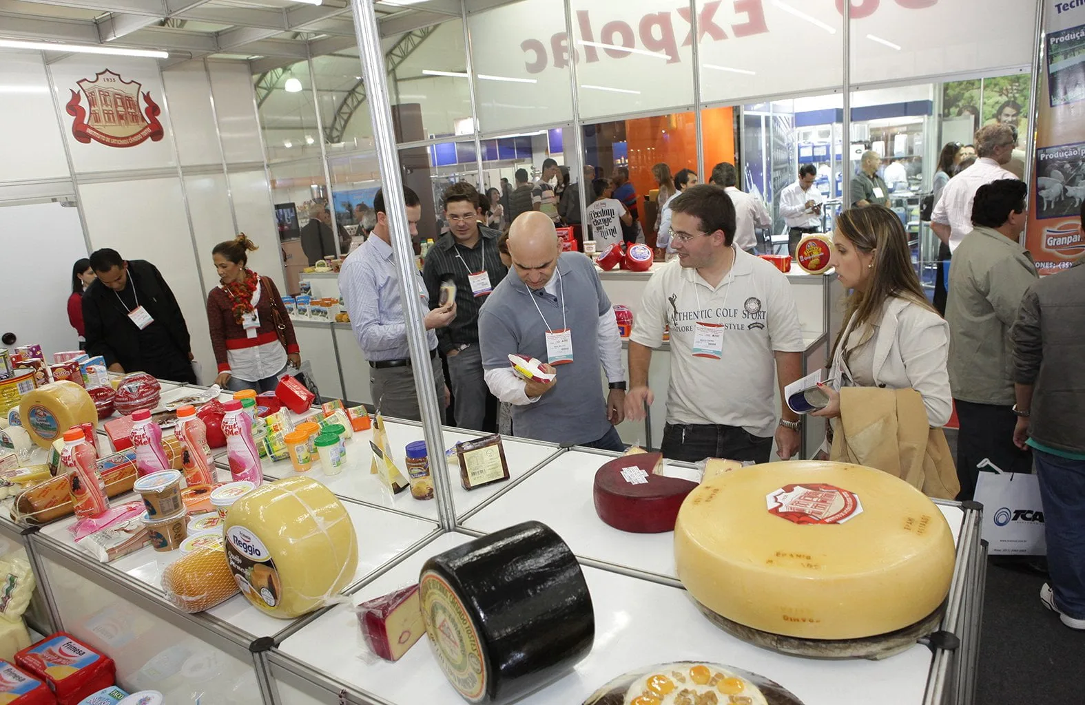 Exposição de produtos lácteos é uma das atrações da Semana do Laticinista