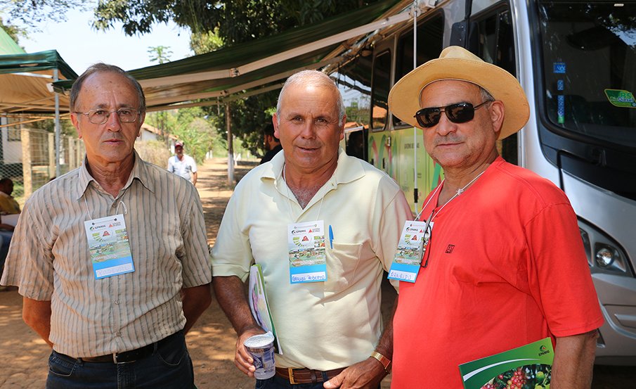 Produtores de Elói Mendes acompanharam Dia de Campo